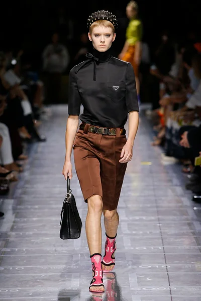 Look 1